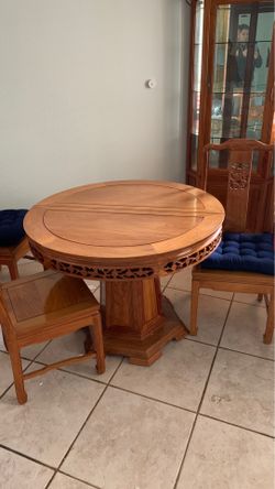 Dining room table +chairs