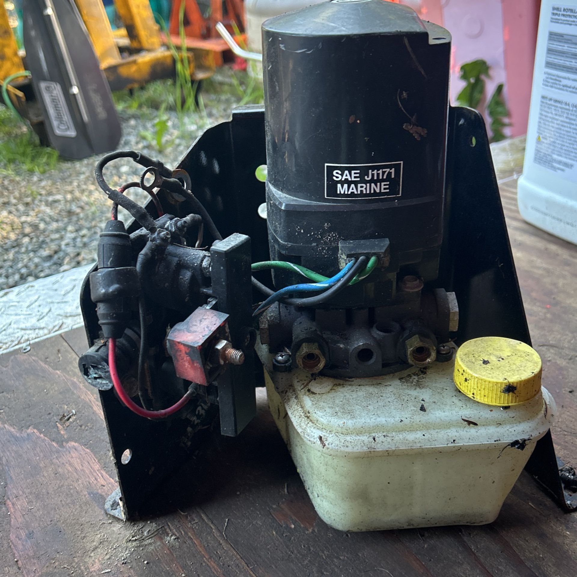 1989 Sea Ray Hydraulics Pump In Working Order Also Have A Bravo Outdrive Available Both Used In Working Condition Came Off Parts Boat 