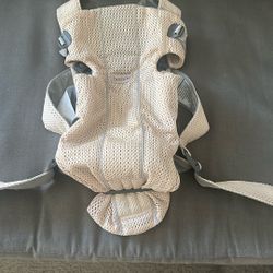 Baby Bjorn New Born Carrier