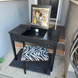 Vanity Desk