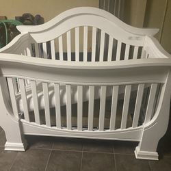 Baby Appleseed Davenport 3-in-1 Crib