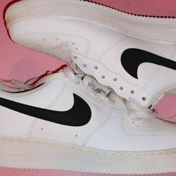 MENS NIKE AIR FORCE 1's  SIZE 10.5