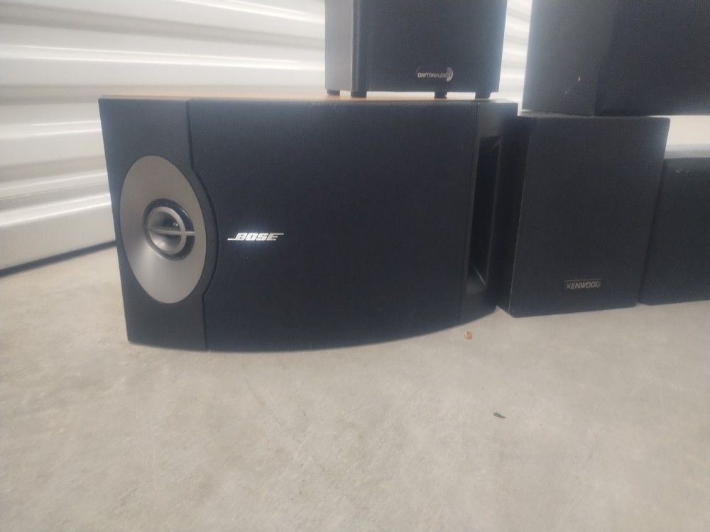Bose 201 V Series Bookshelf Speakers