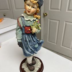 School Girl Statue In Good Condition 16” H