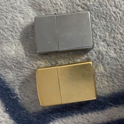 2X ZIPPO LIGHTERS BRASS/SILVER