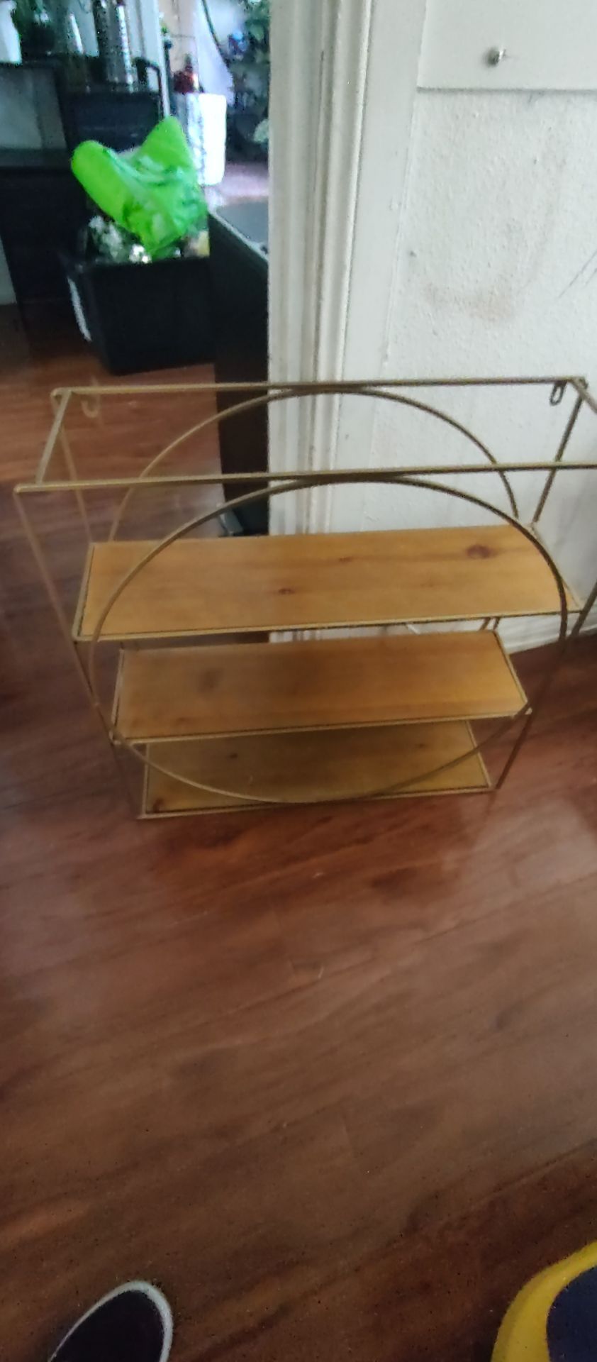 Wall shelf