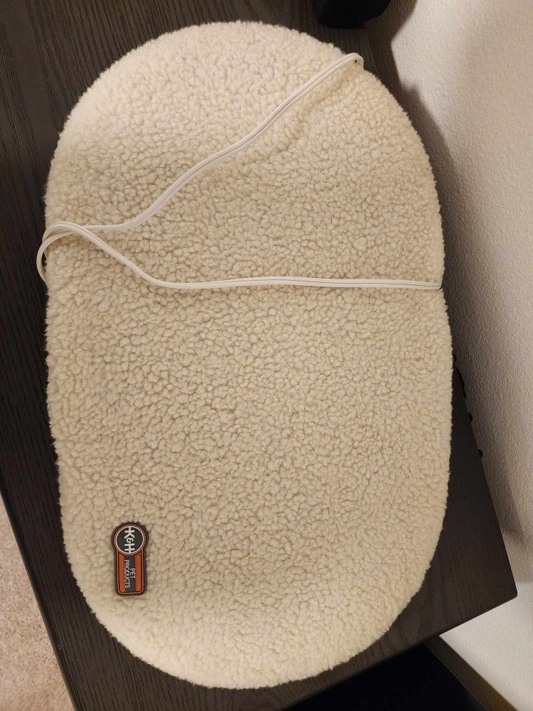 K&H Heated Cat Shelf / Bed For Window