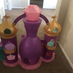 Shimer And Shine Doll House Great Condition 