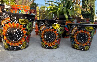 Macetas de Talavera y Decoraciónes,diferentes diseños y diferentes $$precios .
