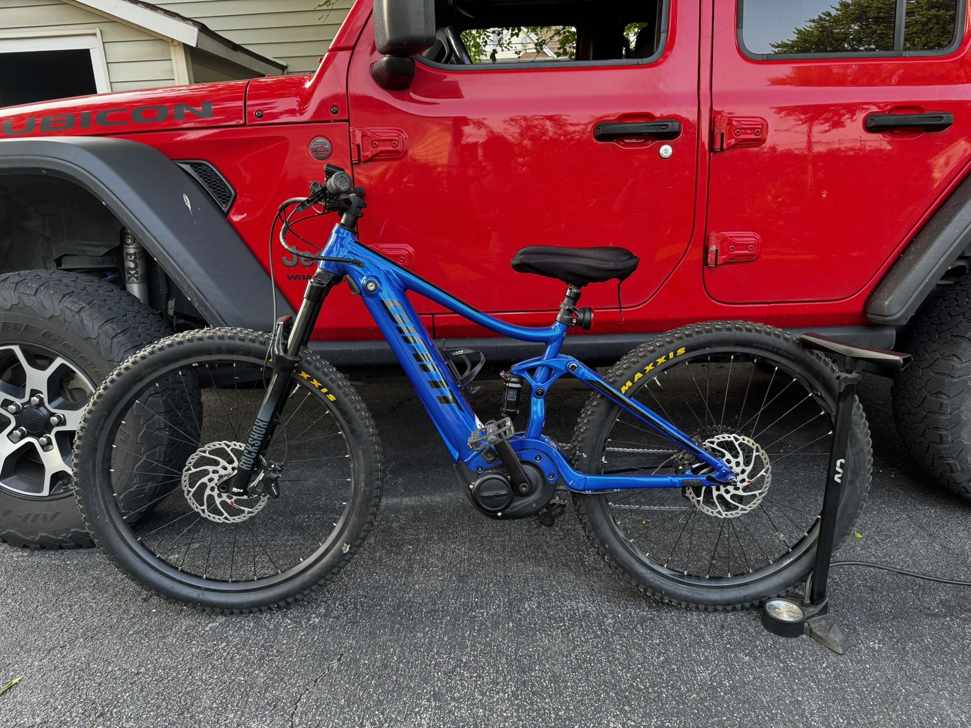 Giant Stance E Mountain Bike 