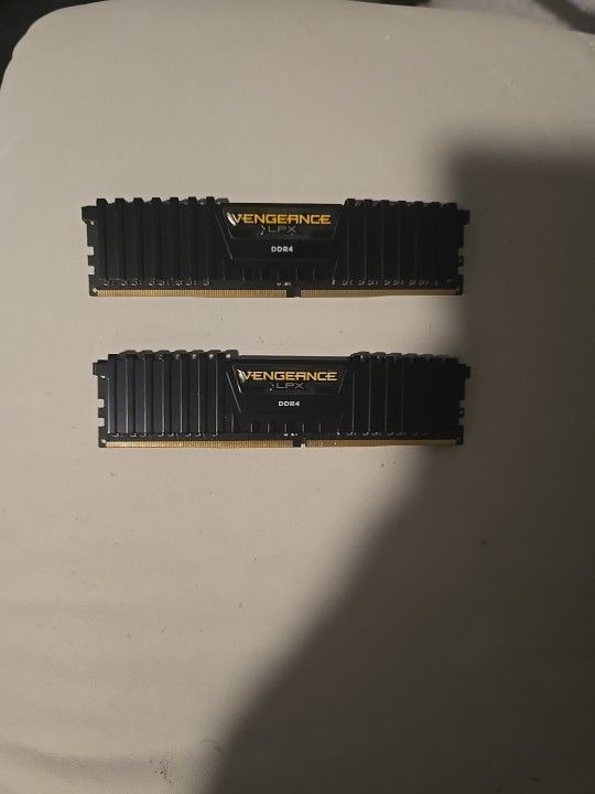 Corsair 2x8gb 2666mhz Ddr4