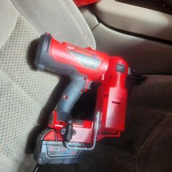 Milwaukee 30 Degree Brushless Framing Gun 