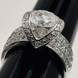 925 Sterling Silver shiny stone ring size 7