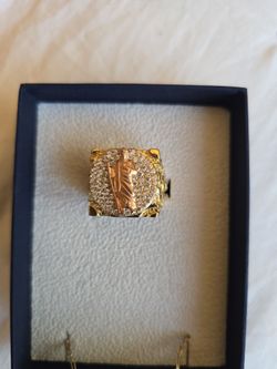 Anillo de san Judas Tadeo de Oro 14k pesa 10gramos
