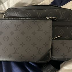 Louis Vuitton Men’s Trio Messenger Bag
