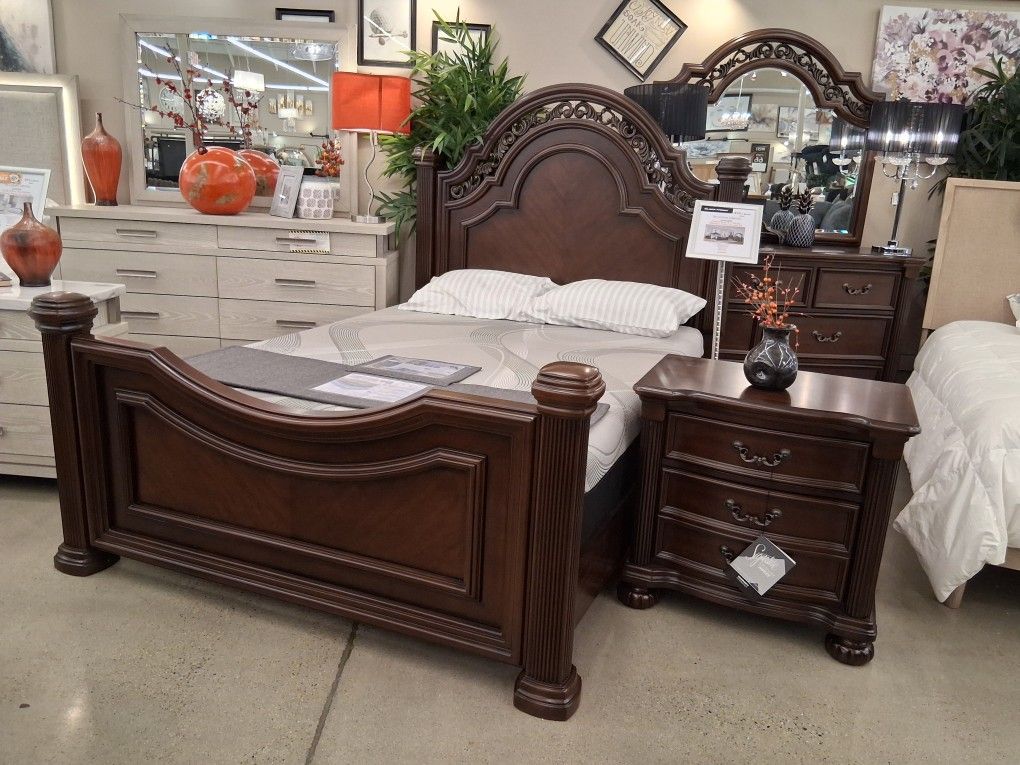 4PC Queen Bedroom Set