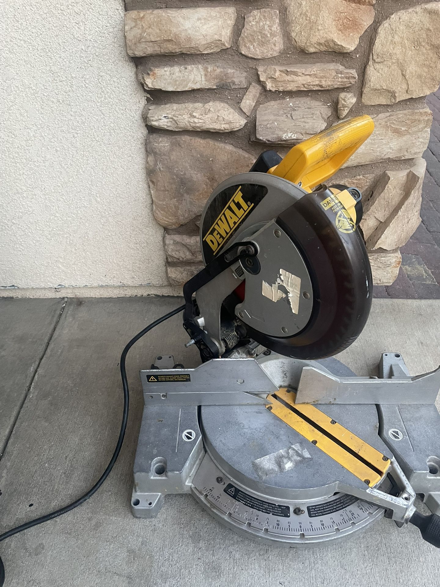 Dewalt Saw