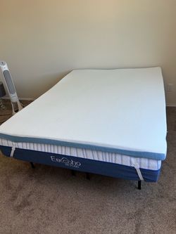 LIKE NEW Queen Bed Set for Sale - $100  Moving and need to sell! 🛏️