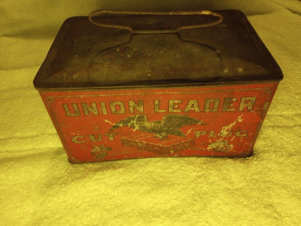 Multidirectional Antenna Flat And Union Leader City Plug Tin