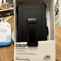 New With Box iPhone 14+ DEFENDER PRO OTTERBOX CASE DROP+