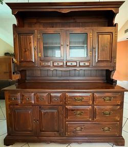 Link Taylor Solid Wood Hutch
