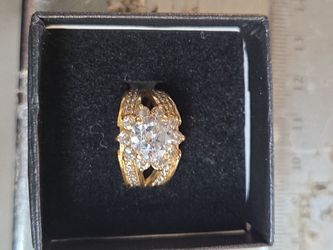 Flower diamond ring