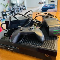 Xbox One Console With Charging Dock