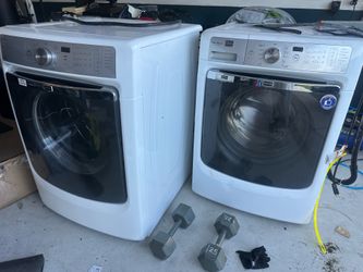 Maytag Maxima XL Steam washer & dryer set