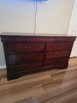 Dresser
