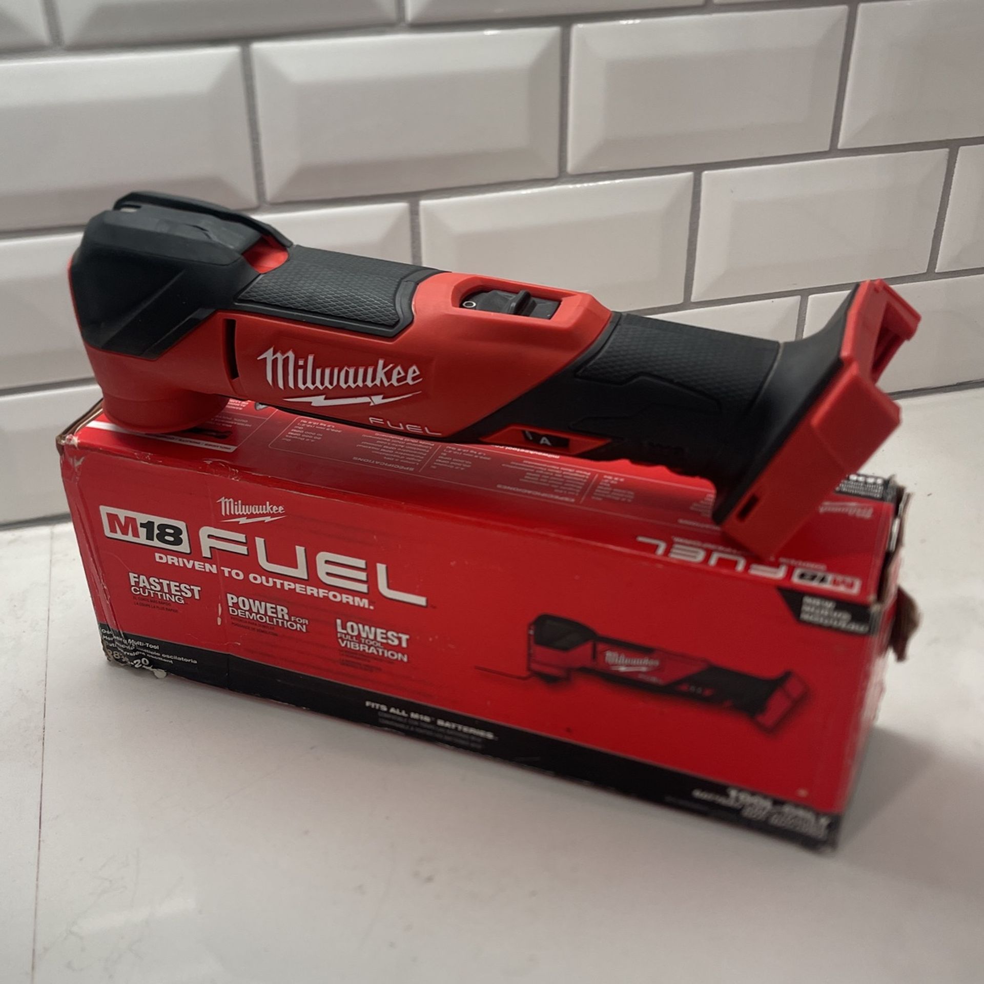 Milwaukee M18 FUEL 18V Lithium-Ion Cordless Brushless Oscillating Multi-Tool (Tool-Only)