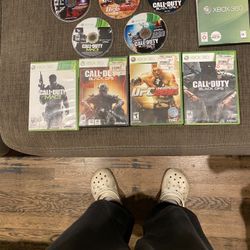 2010s X-box games collection. Includes Call Of Duty, UFC Undisputed, And Splinter Cell.