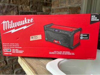 Milwaukee m18 jobsite radio
