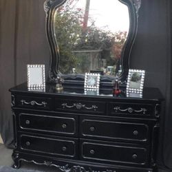 Black And Silver Princess Style Long Dresser, Mirror, Nightstand Set Has Been Refinish! 🌺