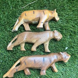 wood statues 
