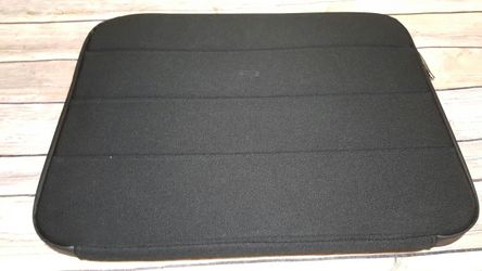 Solo 17.3 inch portfolio zip case
