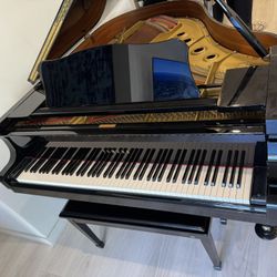 Yamaha G2 Grand Piano Black 