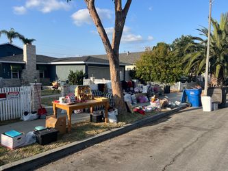 Lots of great free stuff!! Available  now till  7 pm Wed 7/1