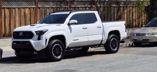 2024 Tacoma TRD PRO "ONINE" 5Ft Hard Bed Cover