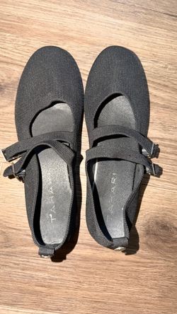 TAHARI shoes for $12