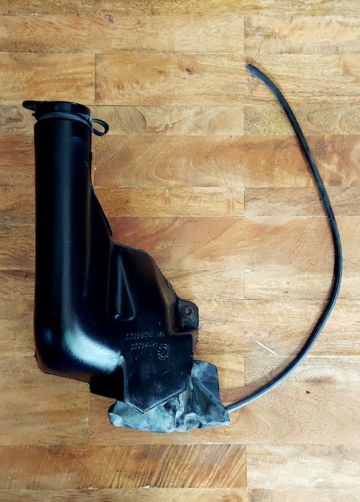C4 Corvette Windshield Fluid Reservoir 85-91