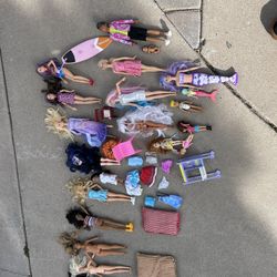 Barbies And Things