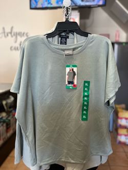 Women’s 32 degrees shirt