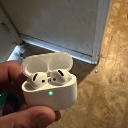 Air pods 4th generation ORIGINAL NO B.S