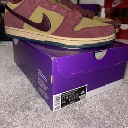 Nike SB Dunk Low Dark Team Red Olive Flak Size 11.5 Worn Once OG All Authentic 