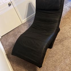 Modern Black Lounge Chair 