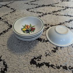 Set Of Ceramic Bowls With Fruit Design 