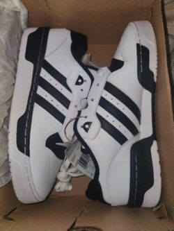 ADIDAS RIVALRY LOW (SIZE 8.5M 9.5W) NEW WITH BOX