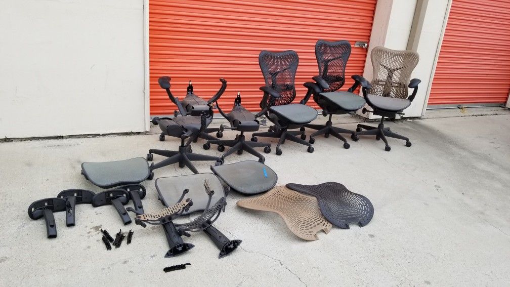 Lot of Herman Miller Mirra office complete chairs and