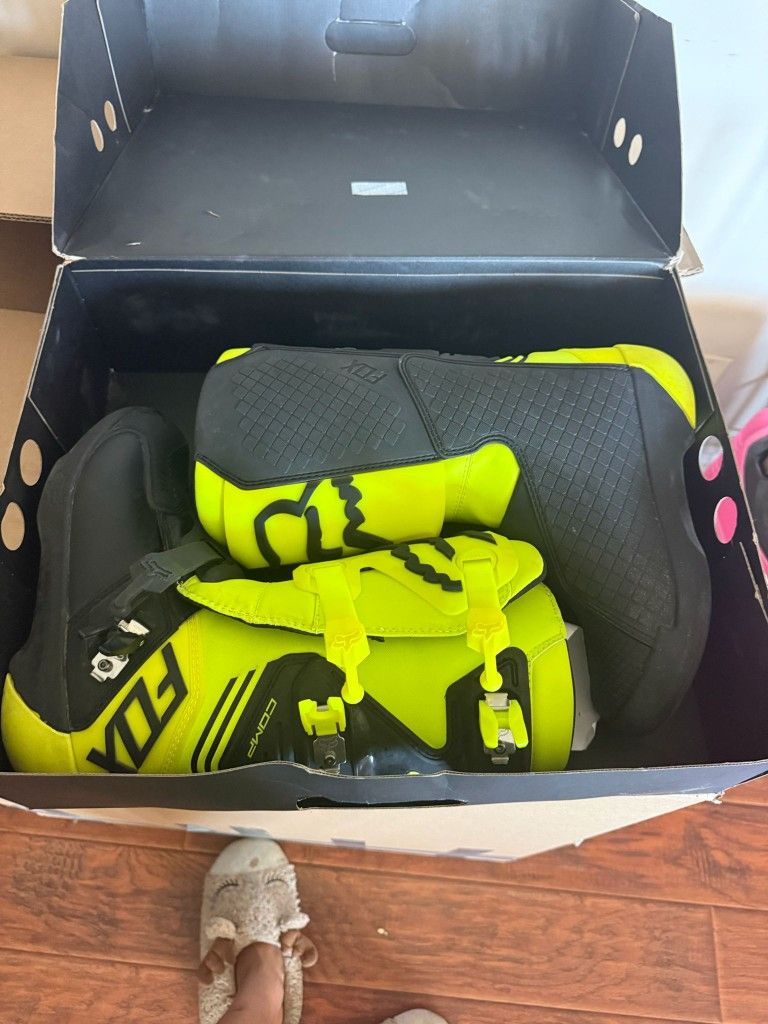 Botas Fox.  Semi Nuevas . Y 8 