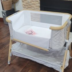 3 in 1 Baby Bassinet with Wheels, Portable Bedside Sleeper for Baby with 7 Adjustable Heights and Foam Mattress, Baby Bedside Crib  New Retail $140
